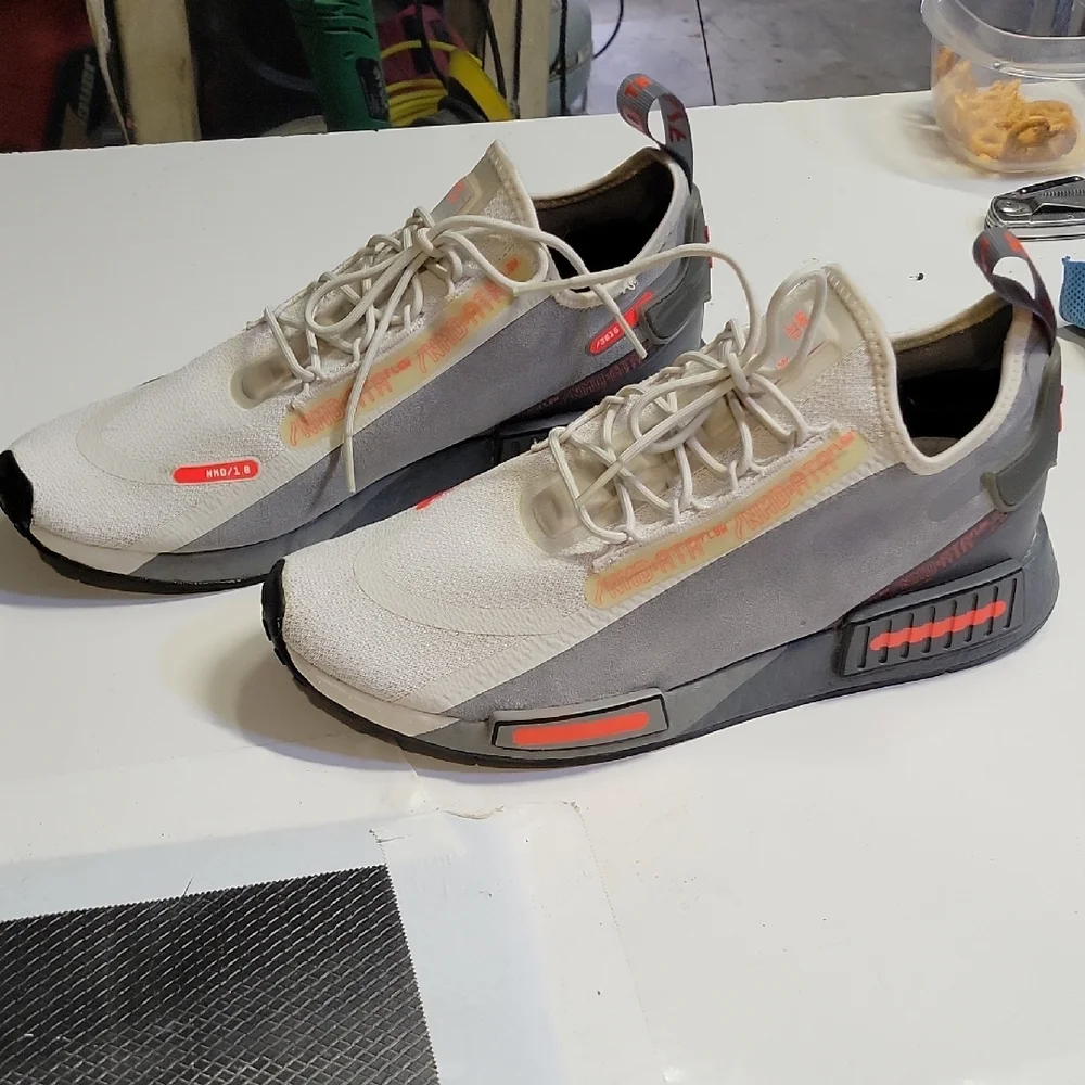 Mens 11.5 Adidas Men's NMD R1 Spectoo 'Speedlines' sneaker.  Excellent Cond. - Picture 4 of 9